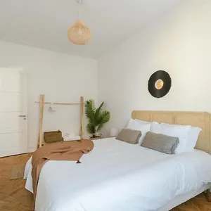 casa-boma-lisboa-charming-and-spacious-apartment-campolide-ii.hotels-lisbon-portugal.com/